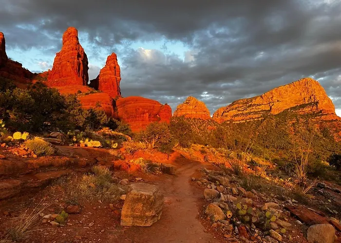 Chapel Of The Holy Cross Wellness Retreat, Red Rock Views, Trail Proximity, On Site Services, Quiet, Location Gasthof *