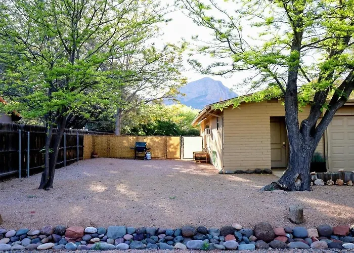 Chapel Of The Holy Cross Wellness Retreat, Red Rock Views, Trail Proximity, On Site Services, Quiet, Location Gasthof *