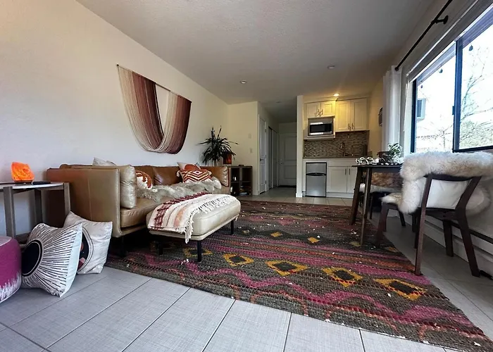 Chapel Of The Holy Cross Wellness Retreat, Red Rock Views, Trail Proximity, On Site Services, Quiet, Location Gasthof *
